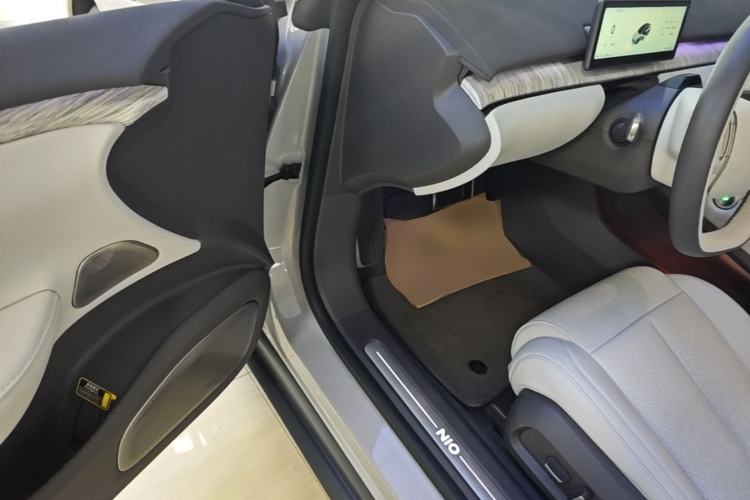 Used Nio ET7 2024 75 kWh Executive Edition Driver Seat