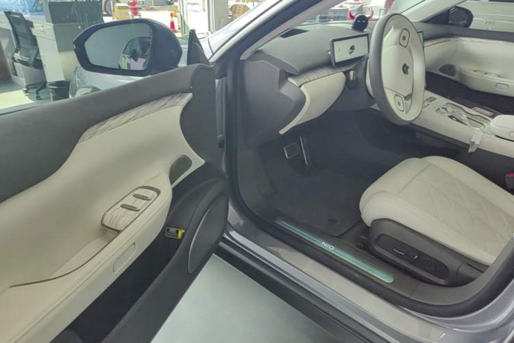 Used Nio ET7 2024 75 kWh Executive Signature Edition Driver Seat