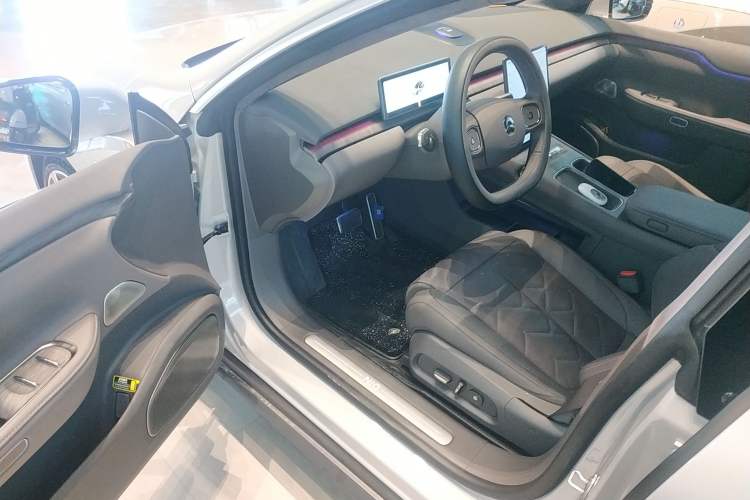 Used Nio ET7 2024 75 kWh Executive Signature Edition Driver Seat