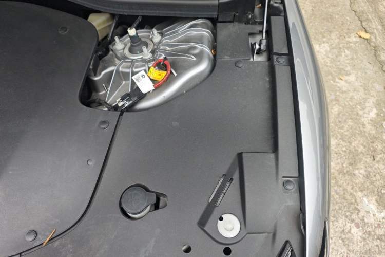 Used Nio ET7 2024 75 kWh Executive Signature Edition Engine Bay Left