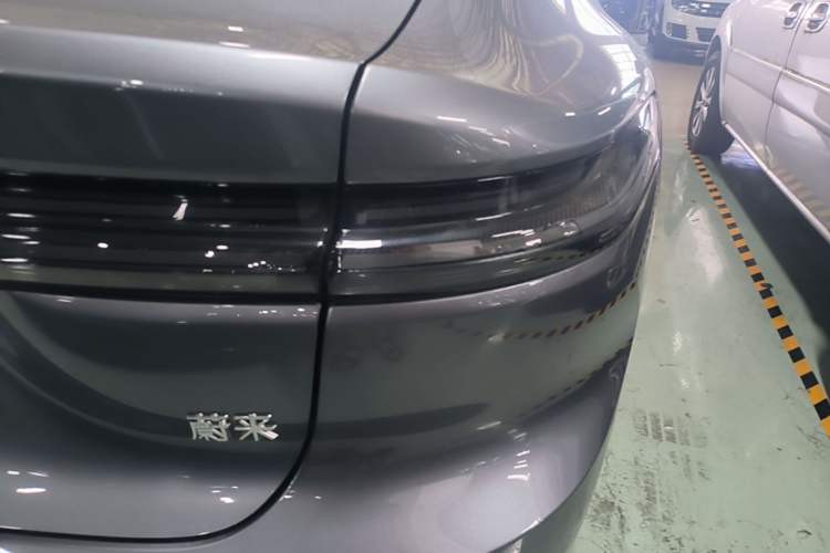 Used Nio ET7 2024 75 kWh Executive Edition Exterior 3
