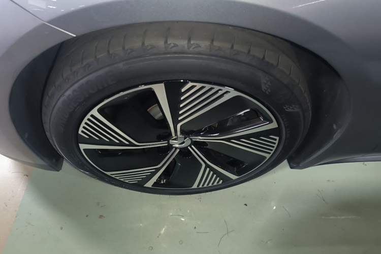 Used Nio ET7 2024 75 kWh Executive Edition Exterior 4