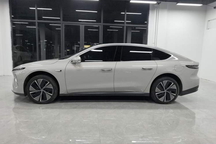 Used Nio ET7 2024 75 kWh Executive Edition Exterior 5