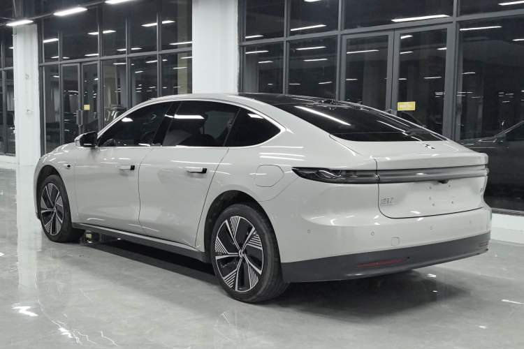 Used Nio ET7 2024 75 kWh Executive Edition Exterior 6