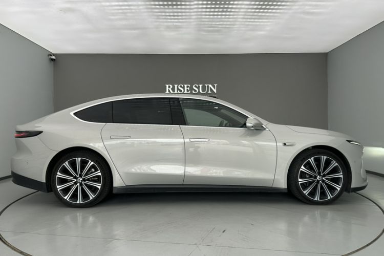 Used Nio ET7 2024 75 kWh Executive Signature Edition Exterior 8