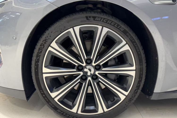 Used Nio ET7 2024 75 kWh Executive Signature Edition Exterior 8