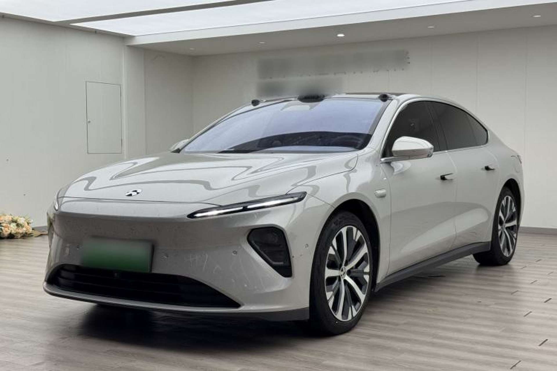 Used Nio ET7 2024 75 kWh Executive Edition Front Left 45 Deg
