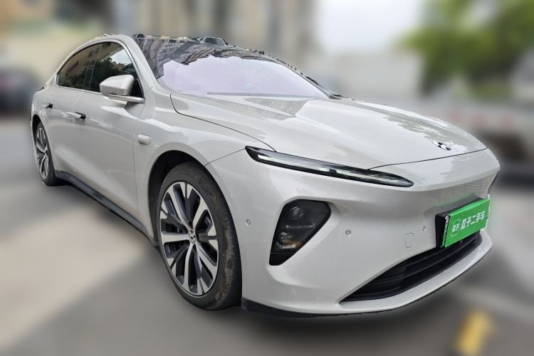 Used Nio ET7 2024 75 kWh Executive Edition Front Right 45 Deg