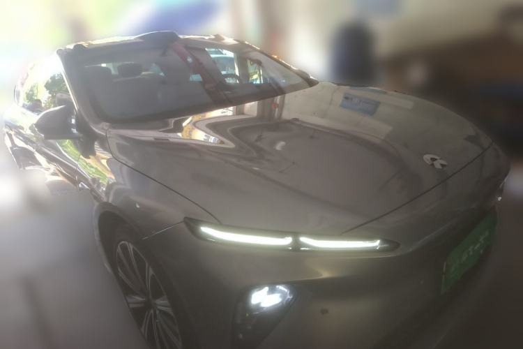 Used Nio ET7 2024 100kWh Executive Signature Edition Front Right 45 Deg