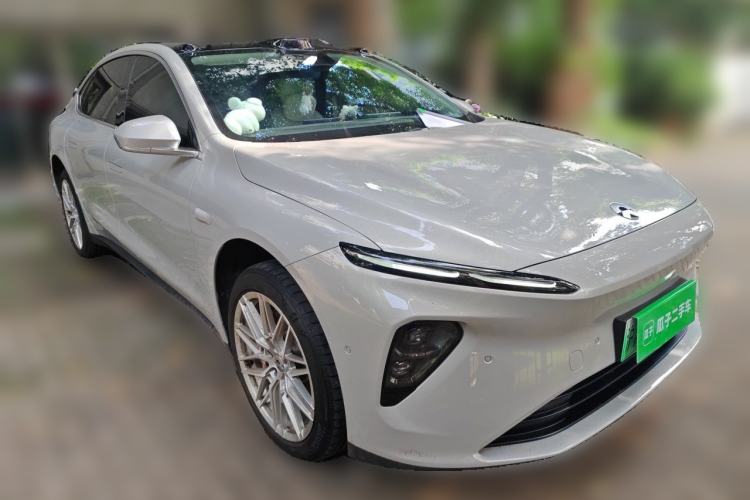 Used Nio ET7 2024 75 kWh Executive Edition Front Right 45 Deg