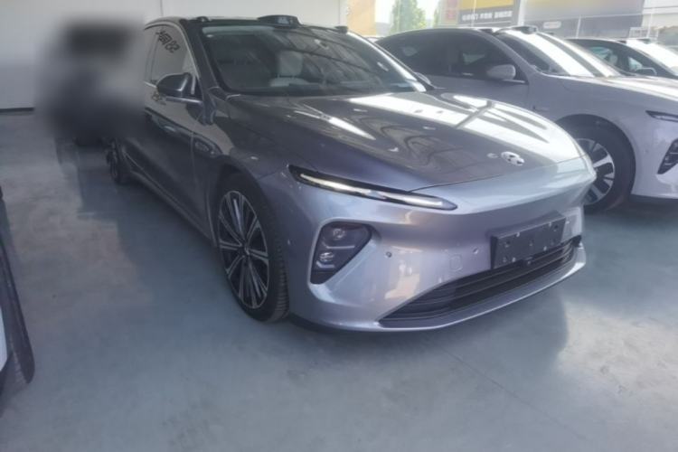 Used Nio ET7 2024 75 kWh Executive Signature Edition Front Right 45 Deg