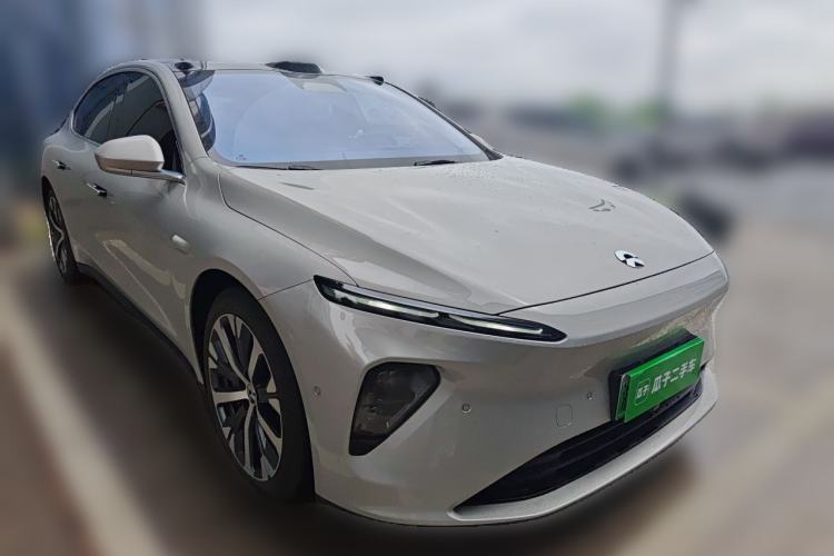 Used Nio ET7 2024 75 kWh Executive Edition Front Right 45 Deg