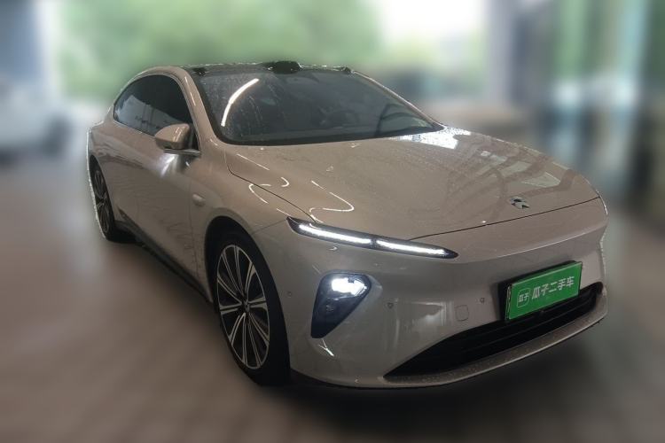 Used Nio ET7 2024 75 kWh Executive Edition Front Right 45 Deg