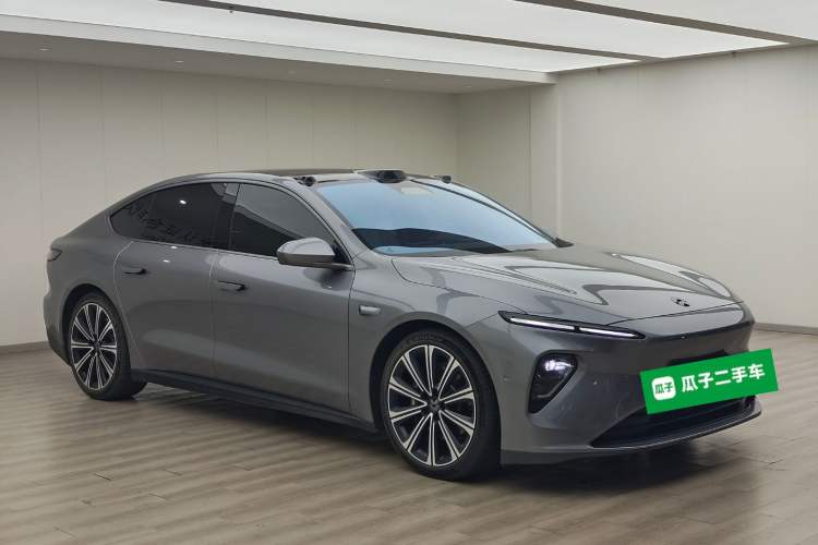 Used Nio ET7 2024 75 kWh Executive Signature Edition Front Right 45 Deg