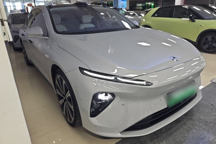 Used Nio ET7 2024 75 kWh Executive Edition Front Right 45 Deg