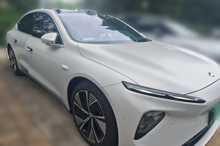 Used Nio ET7 2024 75 kWh Executive Edition Front Right 45 Deg