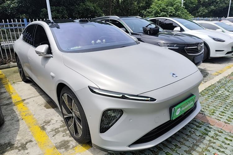 Used Nio ET7 2024 75 kWh Executive Edition Front Right 45 Deg