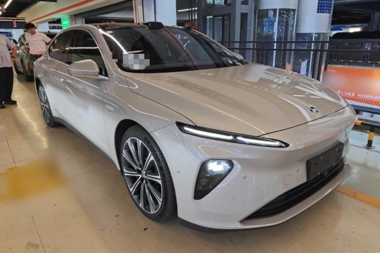 Used Nio ET7 2024 75 kWh Executive Signature Edition Front Right 45 Deg