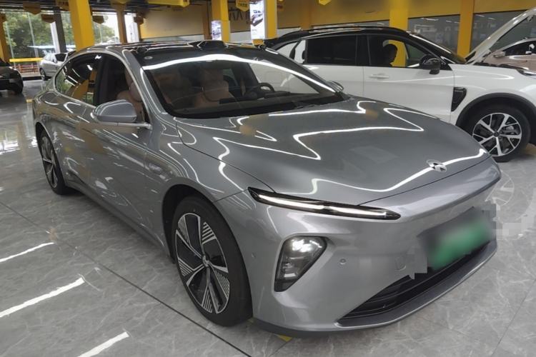 Used Nio ET7 2024 100kWh Executive Edition Front Right 45 Deg