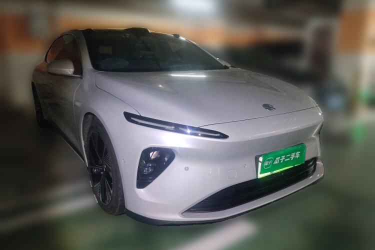 Used Nio ET7 2024 75 kWh Executive Edition Front Right 45 Deg