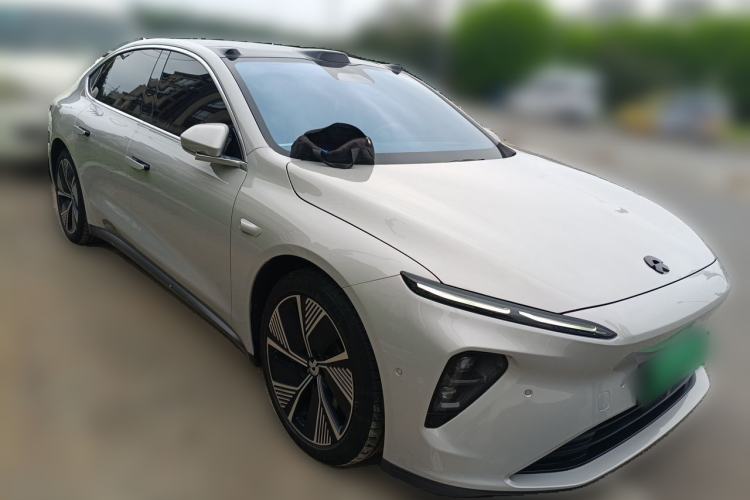 Used Nio ET7 2024 75 kWh Executive Edition Front Right 45 Deg