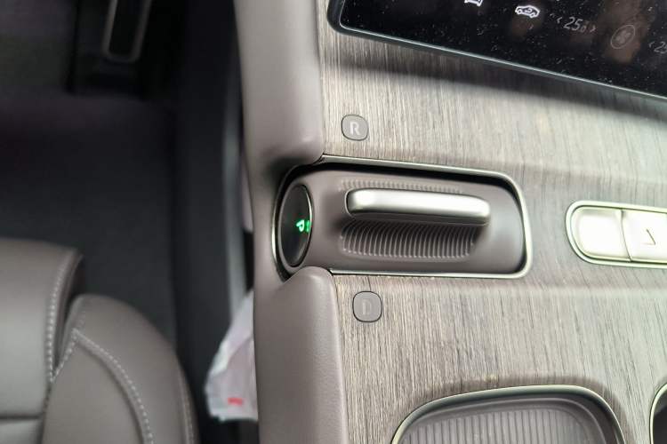 Used Nio ET7 2024 75 kWh Executive Edition Gear Lever
