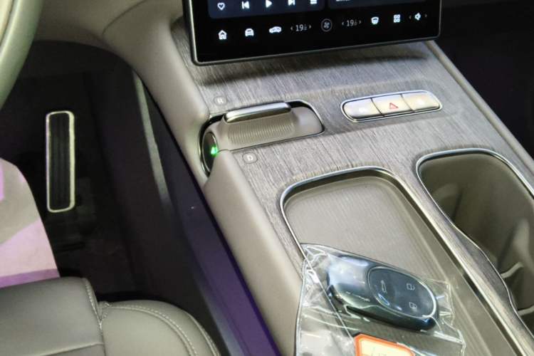 Used Nio ET7 2024 75 kWh Executive Signature Edition Gear Lever