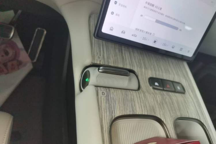 Used Nio ET7 2024 75 kWh Executive Signature Edition Gear Lever