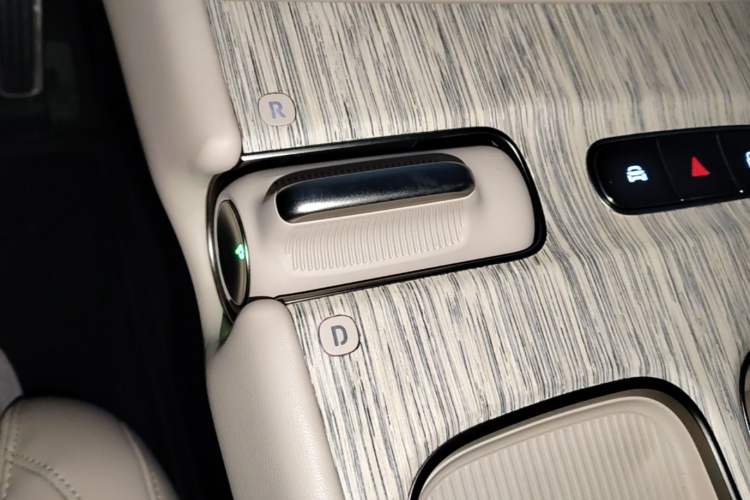 Used Nio ET7 2024 75 kWh Executive Edition Gear Lever