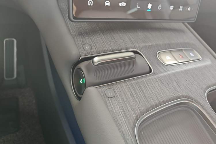 Used Nio ET7 2024 75 kWh Executive Edition Gear Lever