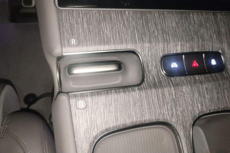 Used Nio ET7 2024 75 kWh Executive Edition Gear Lever