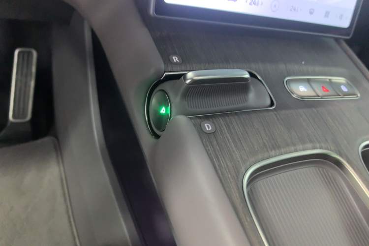 Used Nio ET7 2024 75 kWh Executive Signature Edition Gear Lever