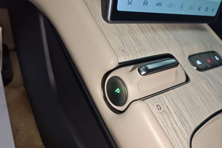 Used Nio ET7 2024 75 kWh Executive Signature Edition Gear Lever