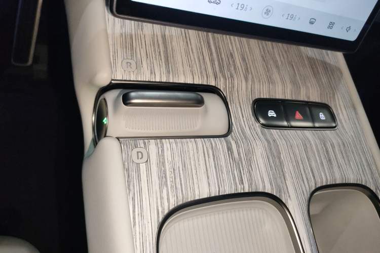 Used Nio ET7 2024 75 kWh Executive Signature Edition Gear Lever