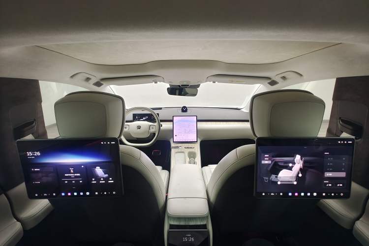 Used Nio ET7 2024 75 kWh Executive Signature Edition Headliner