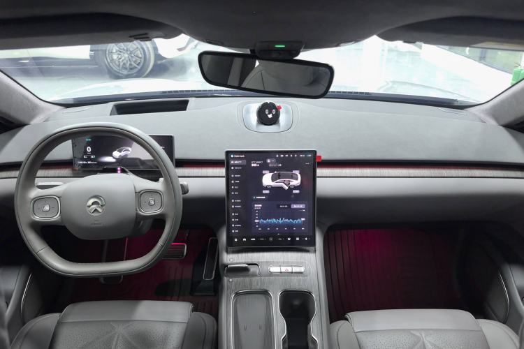 Used Nio ET7 2024 75 kWh Executive Edition Interior 1