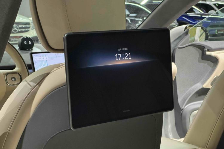 Used Nio ET7 2024 75 kWh Executive Signature Edition Interior 10