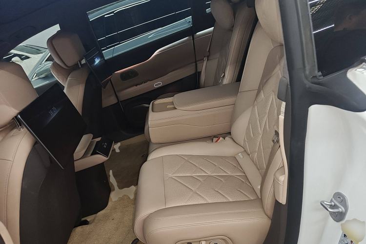 Used Nio ET7 2024 75 kWh Executive Signature Edition Interior 4