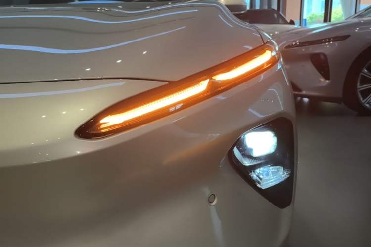 Used Nio ET7 2024 75 kWh Executive Edition Left Front Headlight