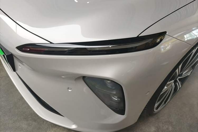 Used Nio ET7 2024 75 kWh Executive Signature Edition Left Front Headlight