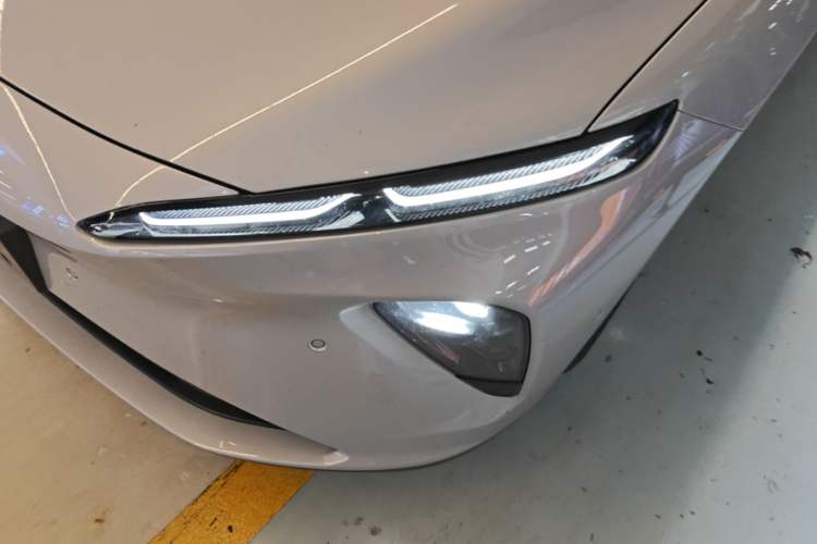 Used Nio ET7 2024 75 kWh Executive Signature Edition Left Front Headlight