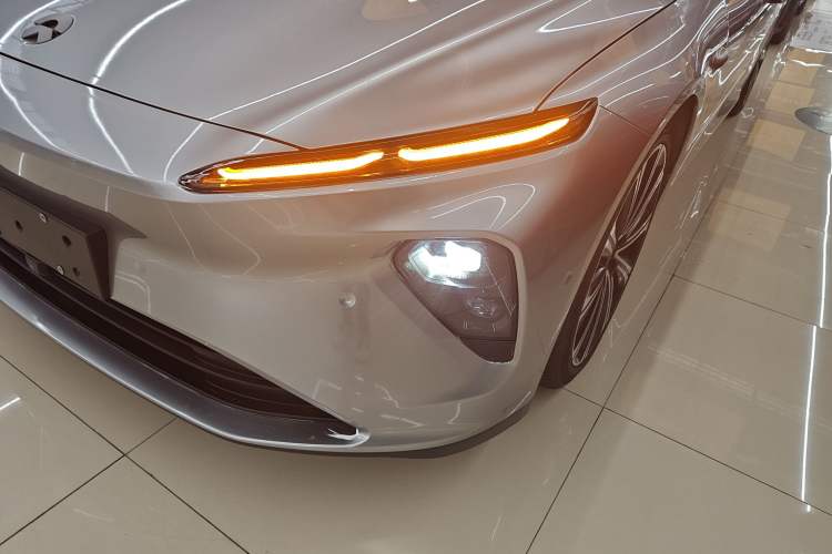 Used Nio ET7 2024 75 kWh Executive Signature Edition Left Front Headlight