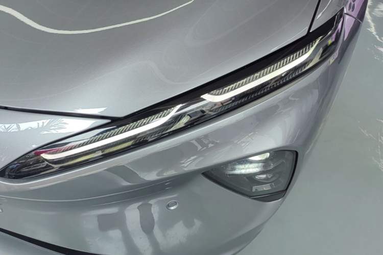 Used Nio ET7 2024 75 kWh Executive Signature Edition Left Front Headlight