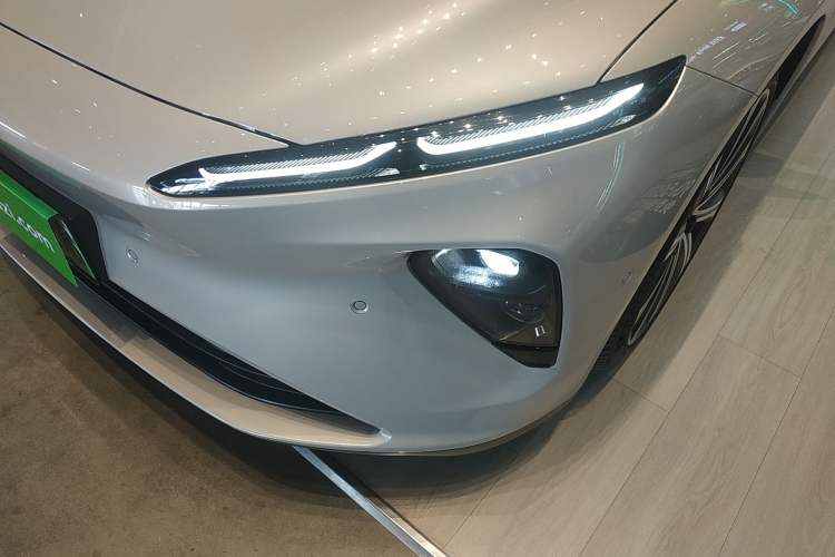 Used Nio ET7 2024 75 kWh Executive Signature Edition Left Front Headlight