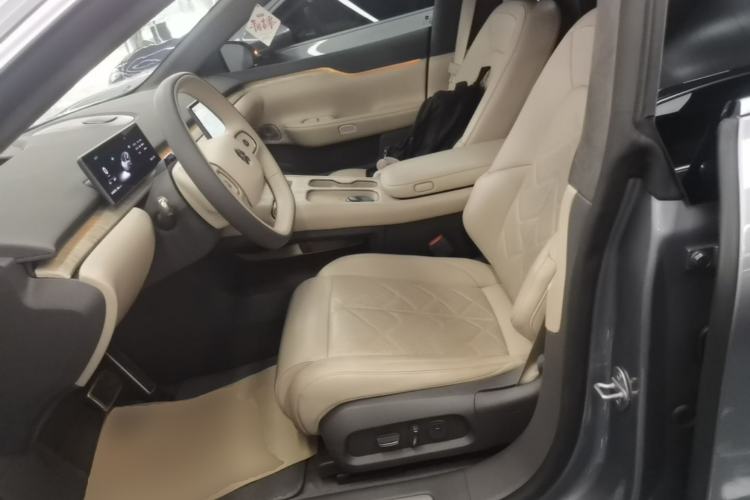 Used Nio ET7 2024 75 kWh Executive Signature Edition Left Front Seat