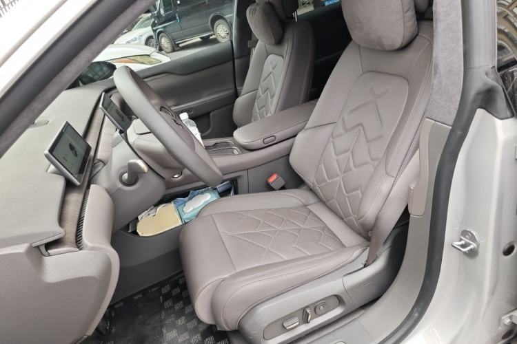 Used Nio ET7 2024 75 kWh Executive Edition Left Front Seat
