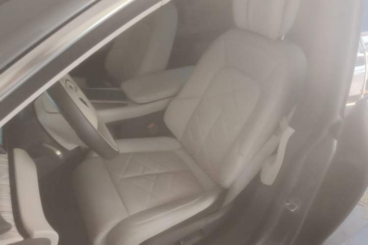 Used Nio ET7 2024 100kWh Executive Signature Edition Left Front Seat