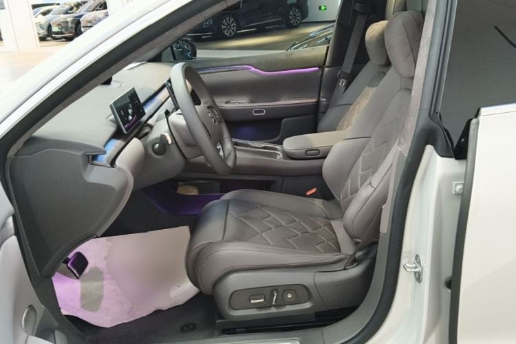 Used Nio ET7 2024 75 kWh Executive Signature Edition Left Front Seat
