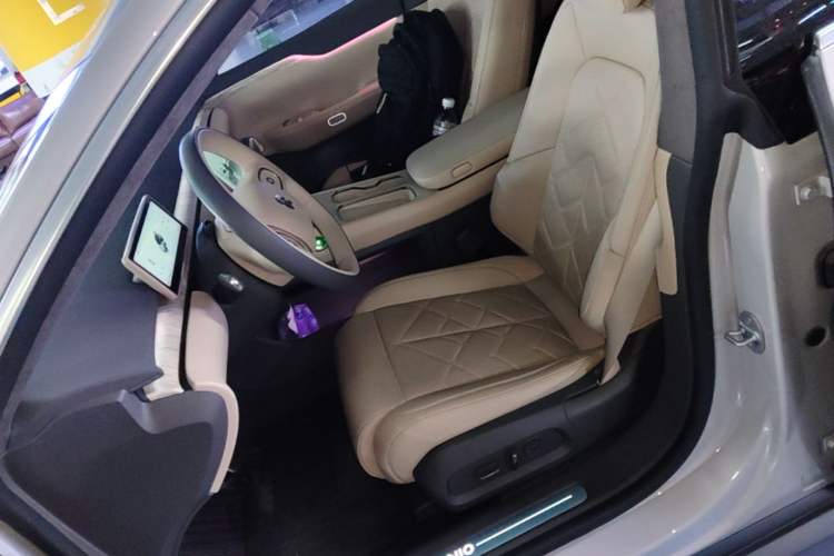 Used Nio ET7 2024 75 kWh Executive Edition Left Front Seat