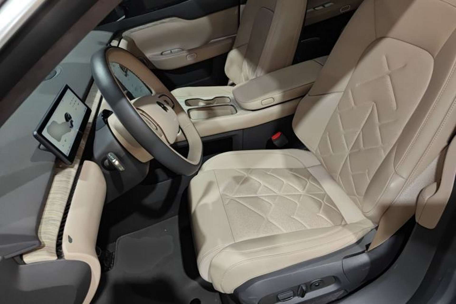 Used Nio ET7 2024 75 kWh Executive Edition Left Front Seat
